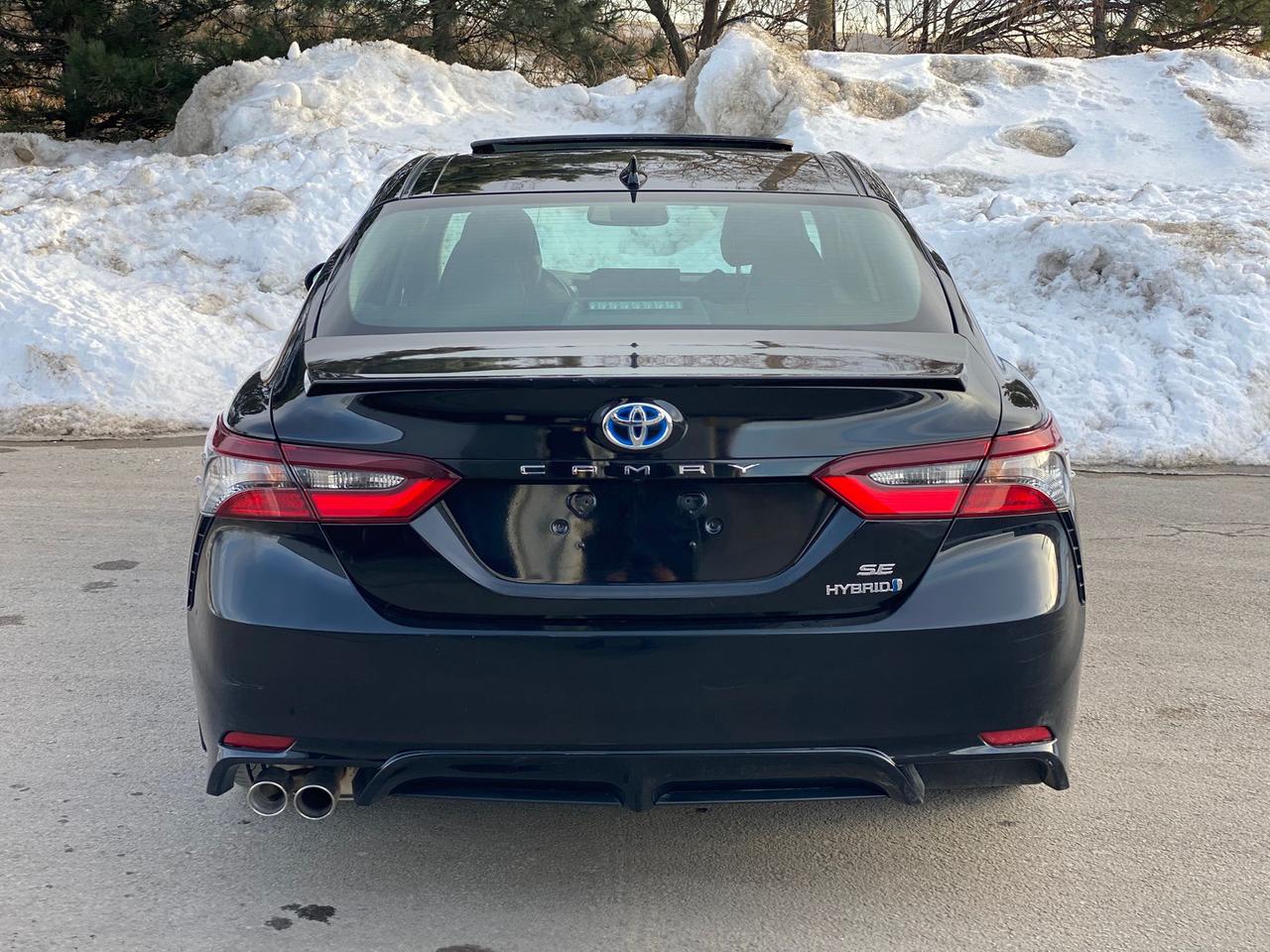 2024 Toyota Camry Hybrid SE UPGRADE | CLEAN CARFAX | LEATHER | SUNROOF Photo