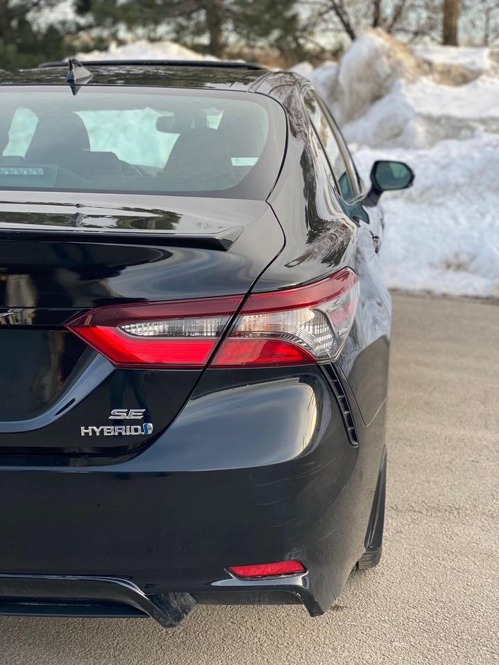 2024 Toyota Camry Hybrid SE UPGRADE | CLEAN CARFAX | LEATHER | SUNROOF Photo