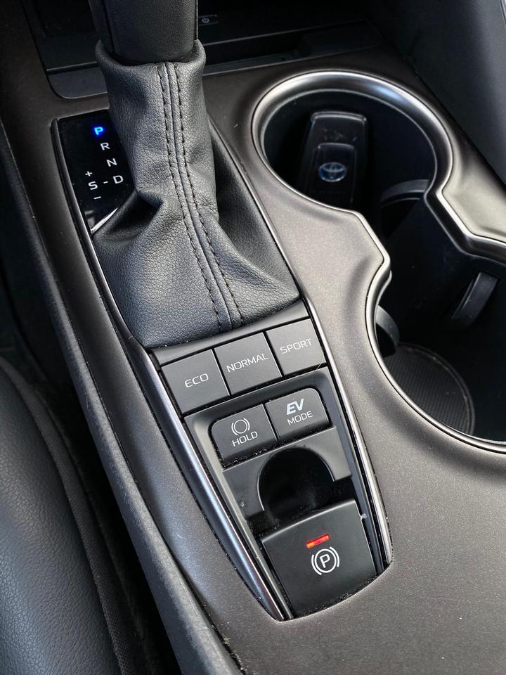 2024 Toyota Camry Hybrid SE UPGRADE | CLEAN CARFAX | LEATHER | SUNROOF Photo