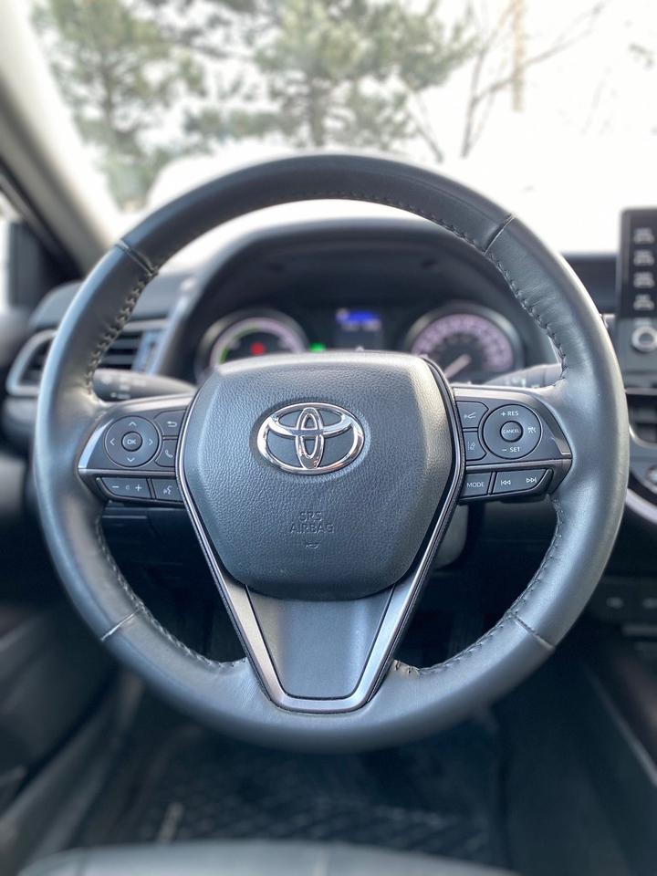 2024 Toyota Camry Hybrid SE UPGRADE | CLEAN CARFAX | LEATHER | SUNROOF Photo