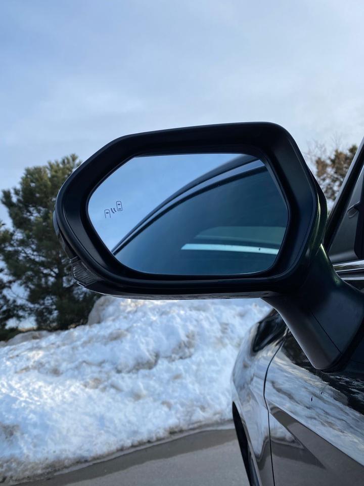 2024 Toyota Camry Hybrid SE UPGRADE | CLEAN CARFAX | LEATHER | SUNROOF Photo