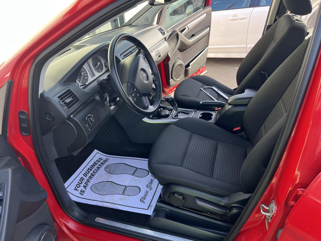 2011 Mercedes-Benz B-Class B200 Photo