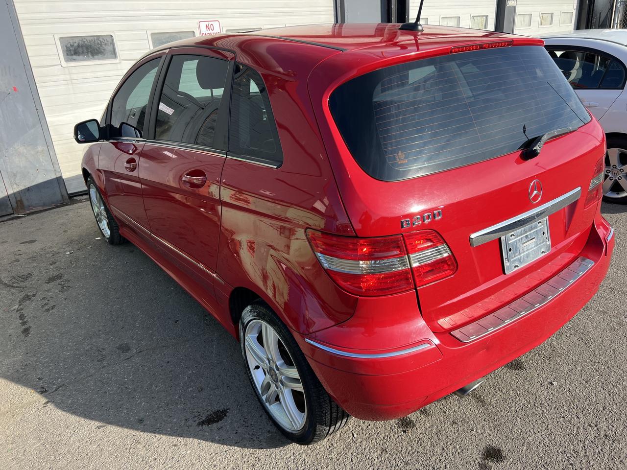 2011 Mercedes-Benz B-Class B200 Photo