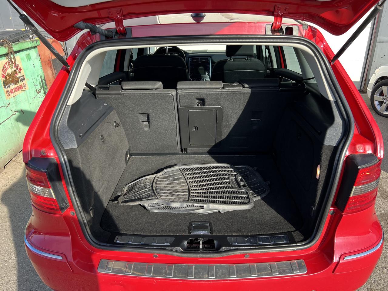 2011 Mercedes-Benz B-Class B200 Photo