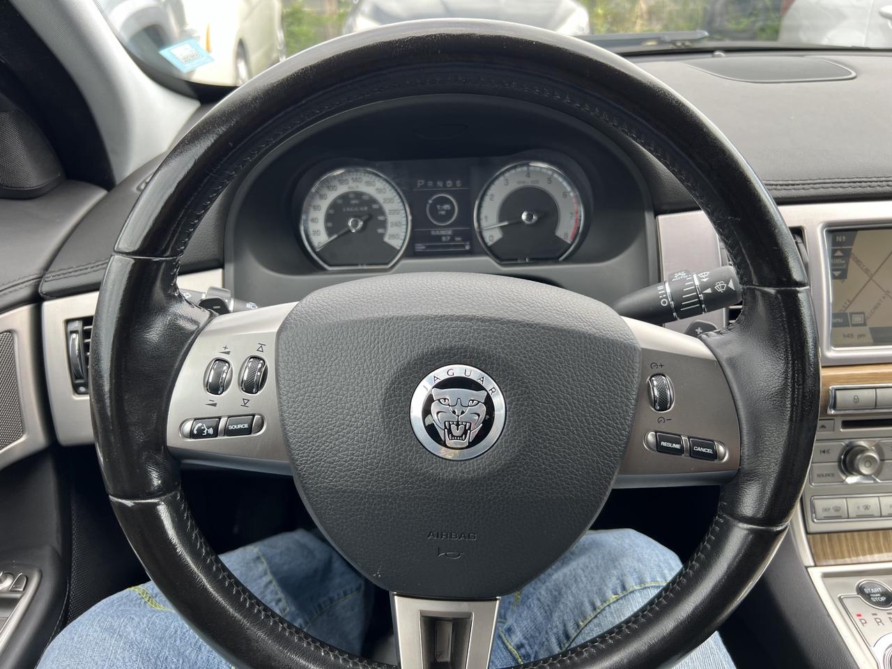 2009 Jaguar XF Premium Luxury Photo