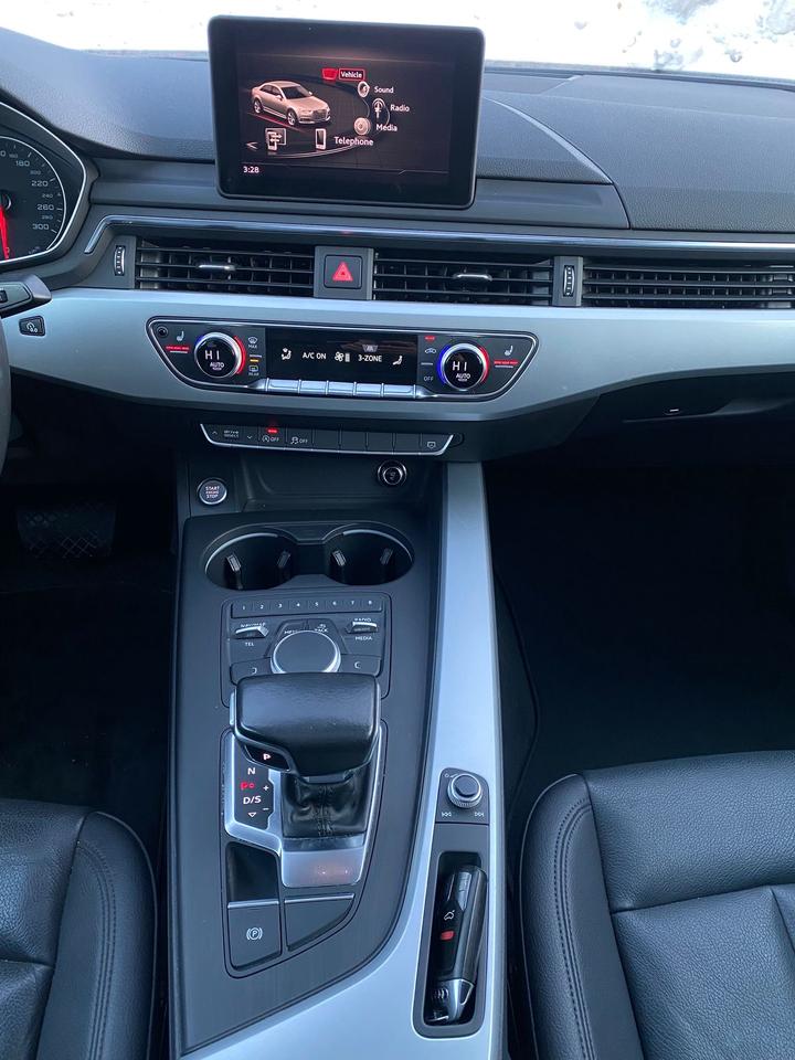 2017 Audi A4 Premium Photo