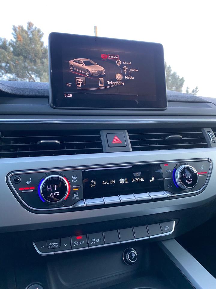 2017 Audi A4 Premium Photo