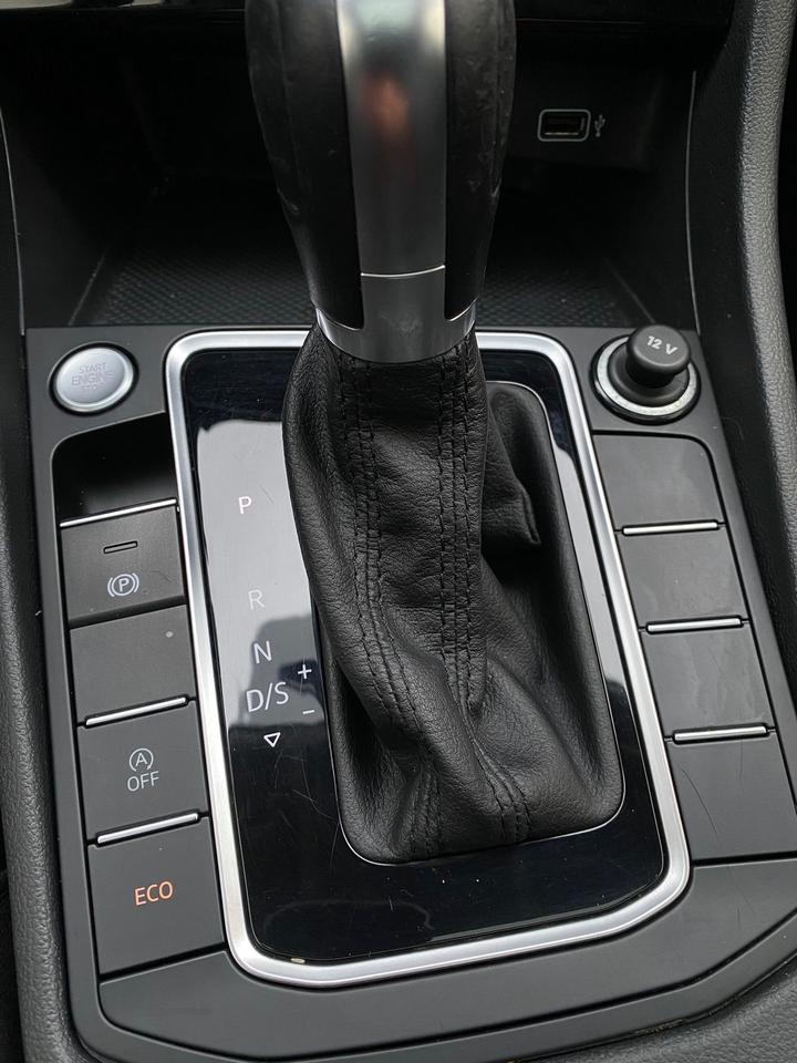 2019 Volkswagen Jetta HIGHLINE | NO ACCIDENT | LEATHER | SUNROOF Photo