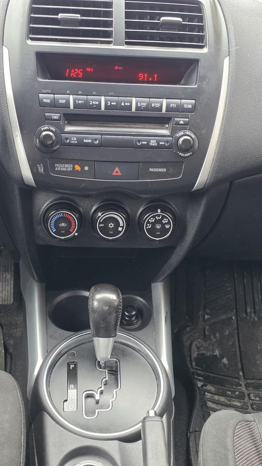 2011 Mitsubishi RVR SE Photo