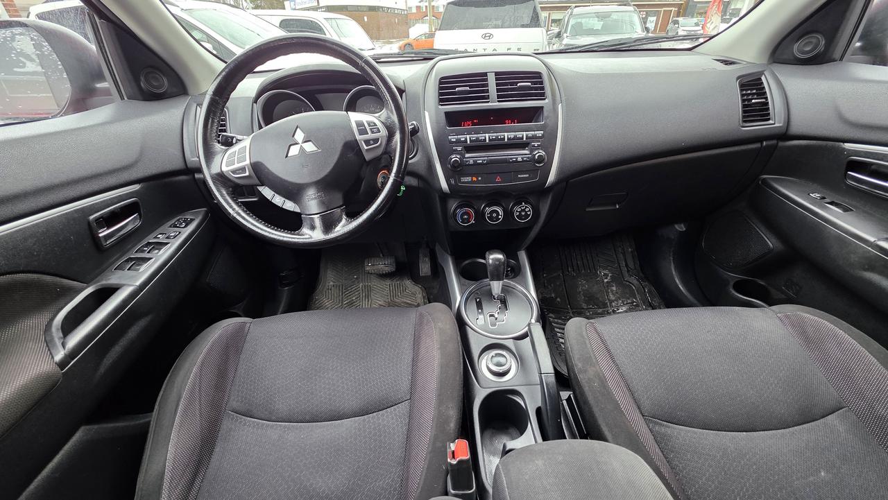 2011 Mitsubishi RVR SE Photo