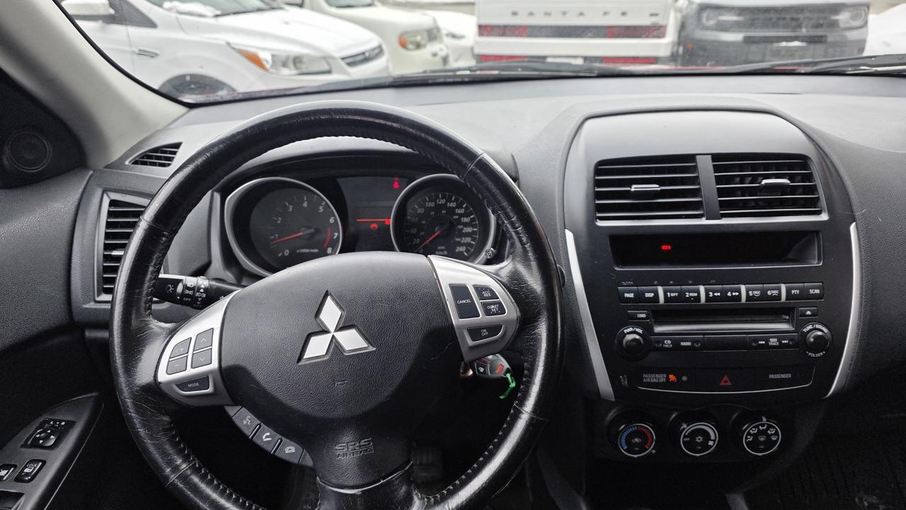 2011 Mitsubishi RVR SE Photo