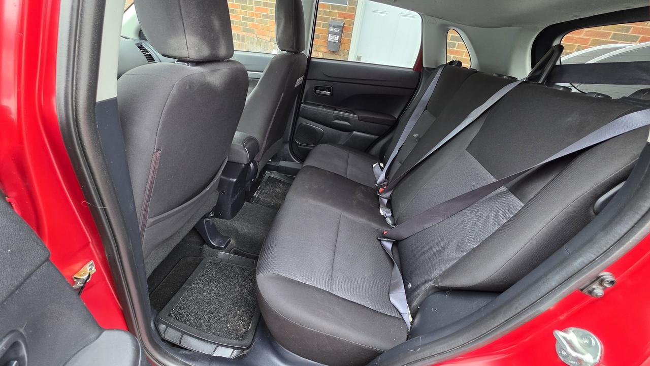 2011 Mitsubishi RVR SE Photo