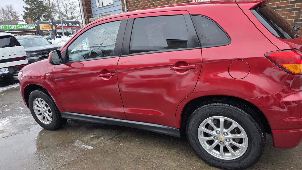 2011 Mitsubishi RVR SE Photo