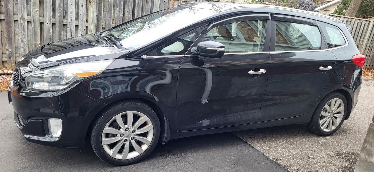 2014 Kia Rondo EX Photo