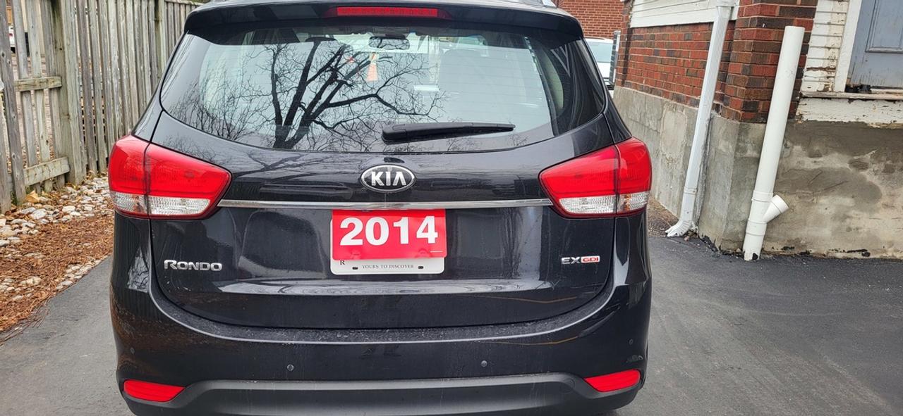 2014 Kia Rondo EX Photo2