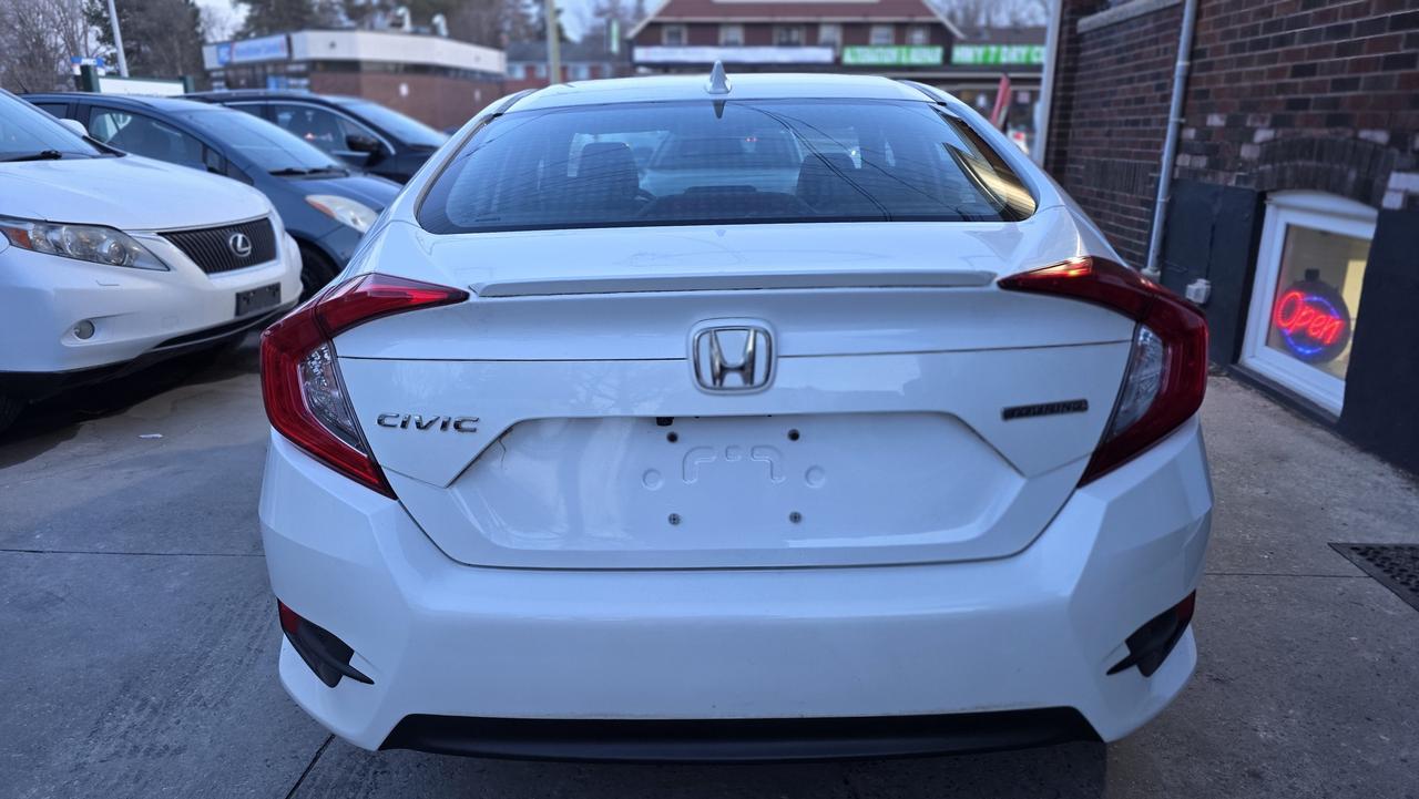 2018 Honda Civic Touring Photo