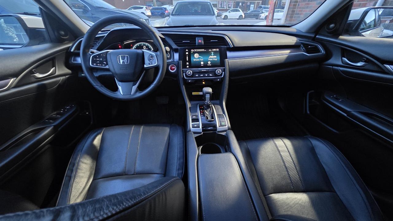 2018 Honda Civic Touring Photo