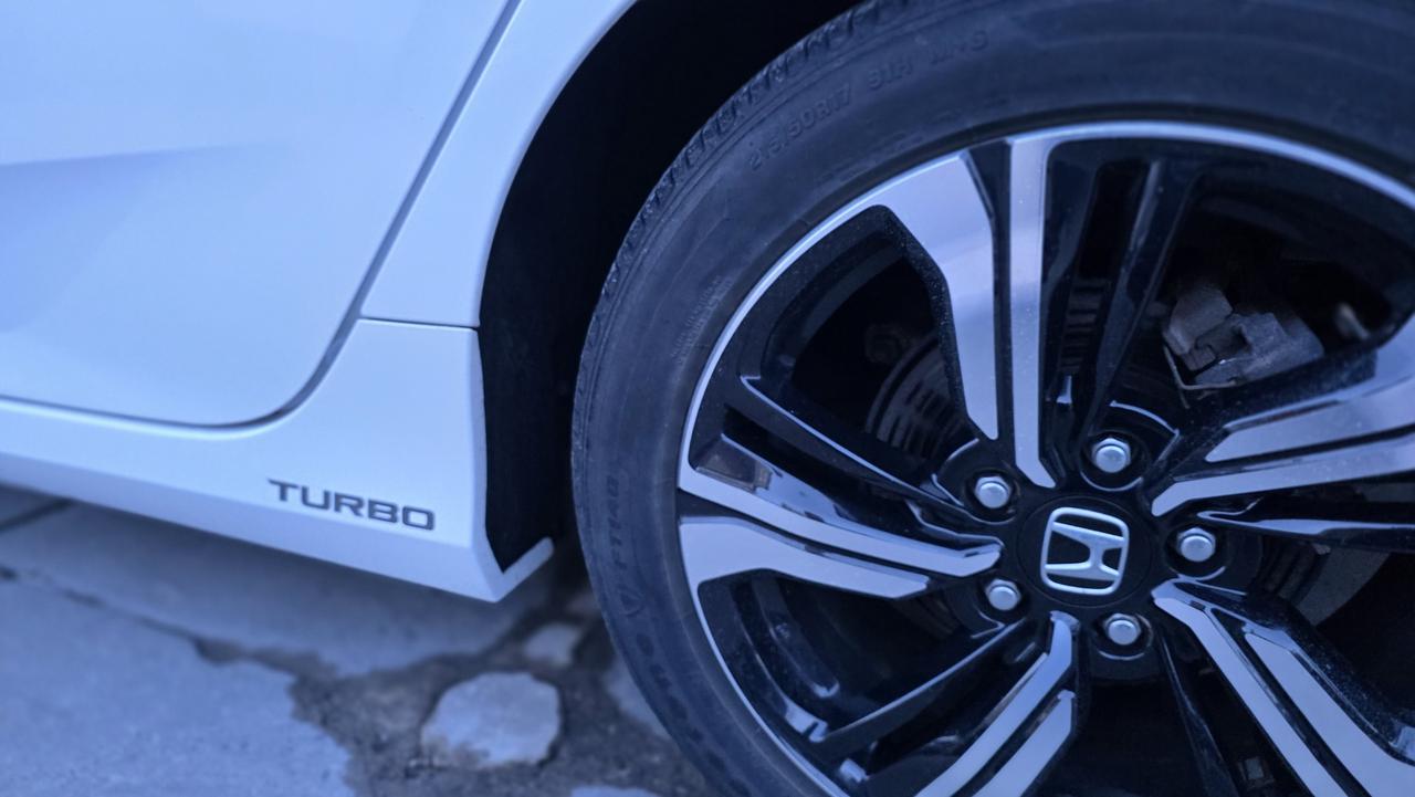 2018 Honda Civic Touring Photo