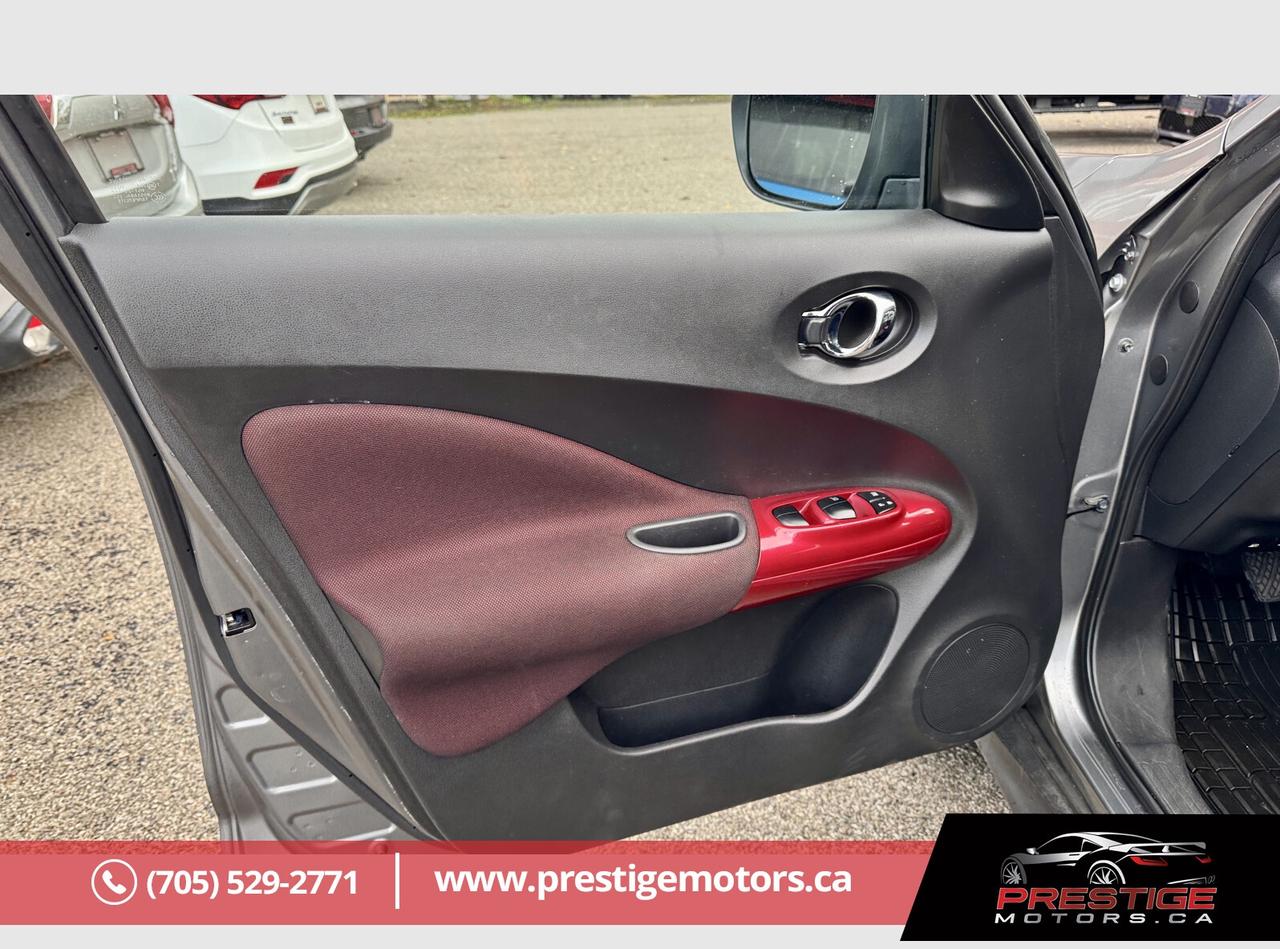 2016 Nissan Juke S Photo