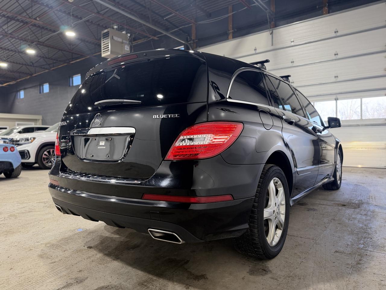 2012 Mercedes-Benz R-Class R350 BlueTEC Photo