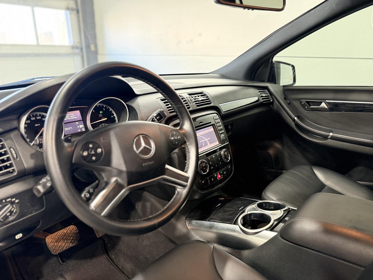 2012 Mercedes-Benz R-Class R350 BlueTEC Photo