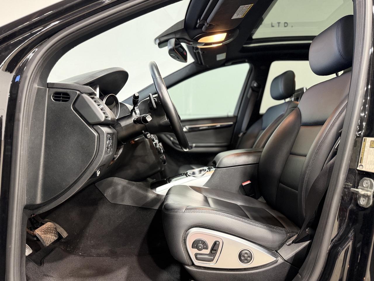 2012 Mercedes-Benz R-Class R350 BlueTEC Photo