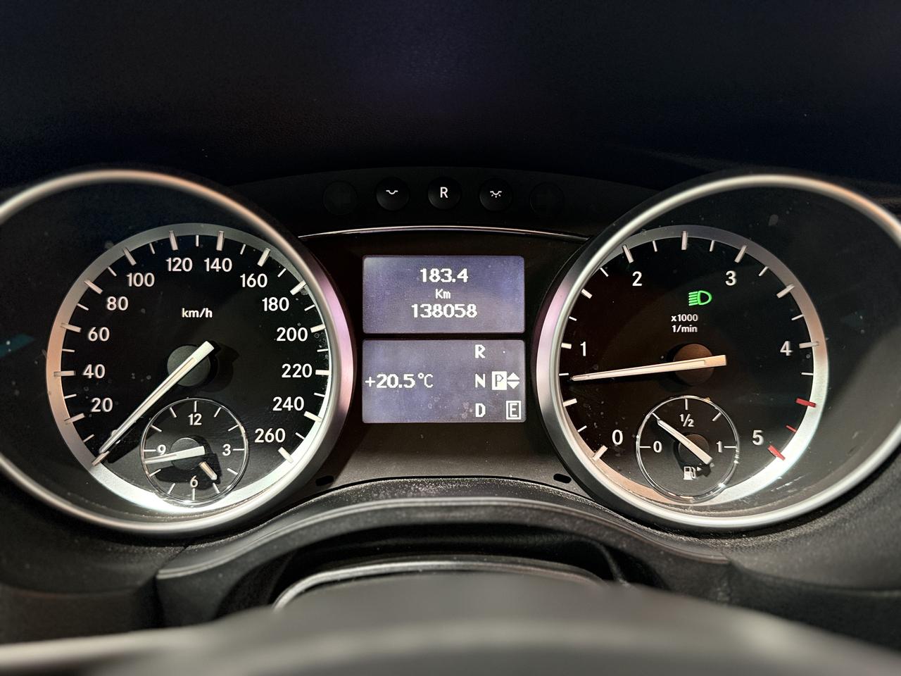 2012 Mercedes-Benz R-Class R350 BlueTEC Photo