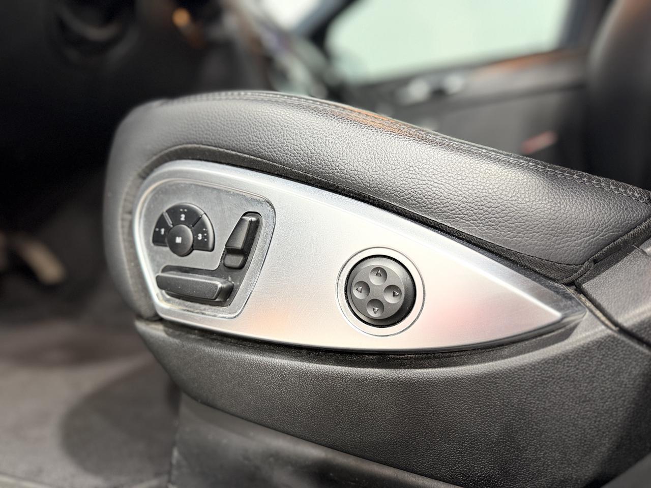 2012 Mercedes-Benz R-Class R350 BlueTEC Photo