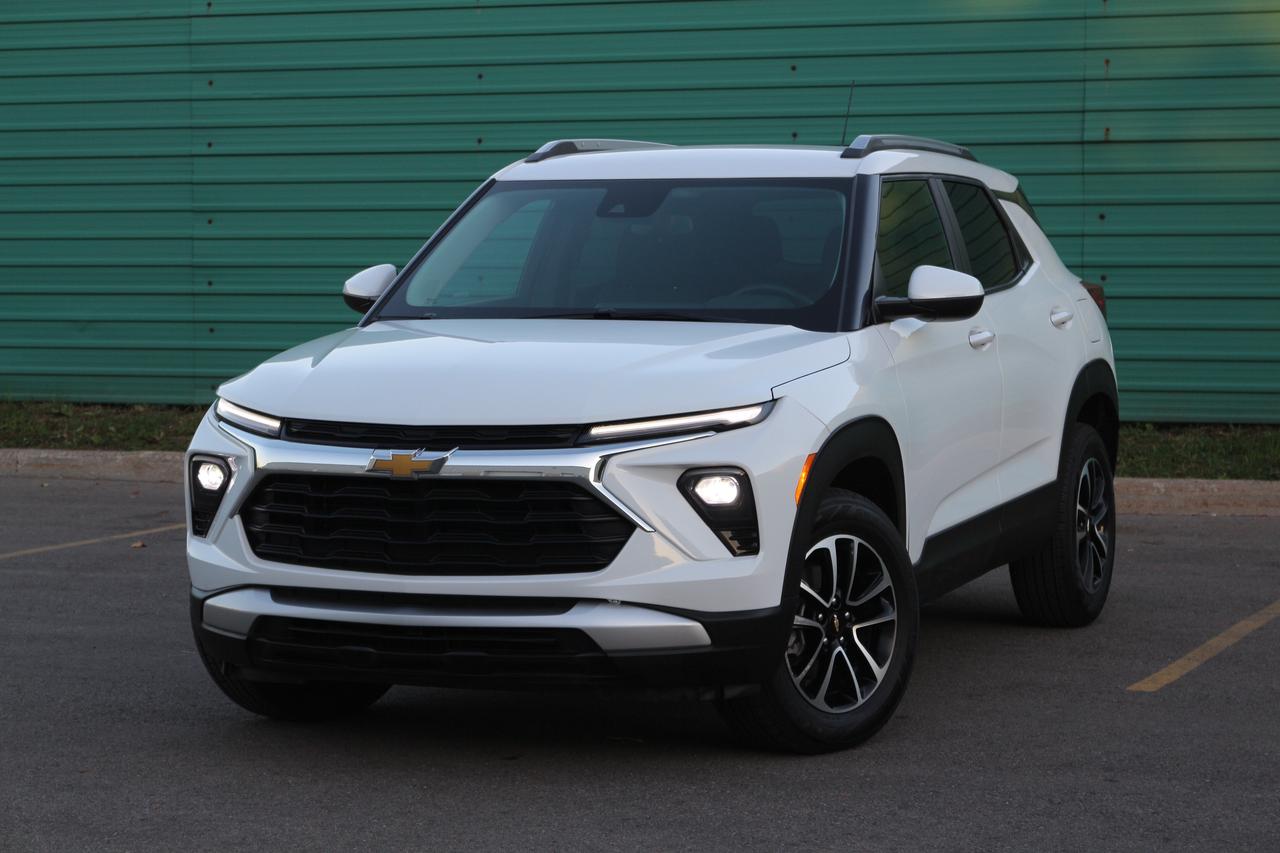 2024 Chevrolet TrailBlazer LT Photo2