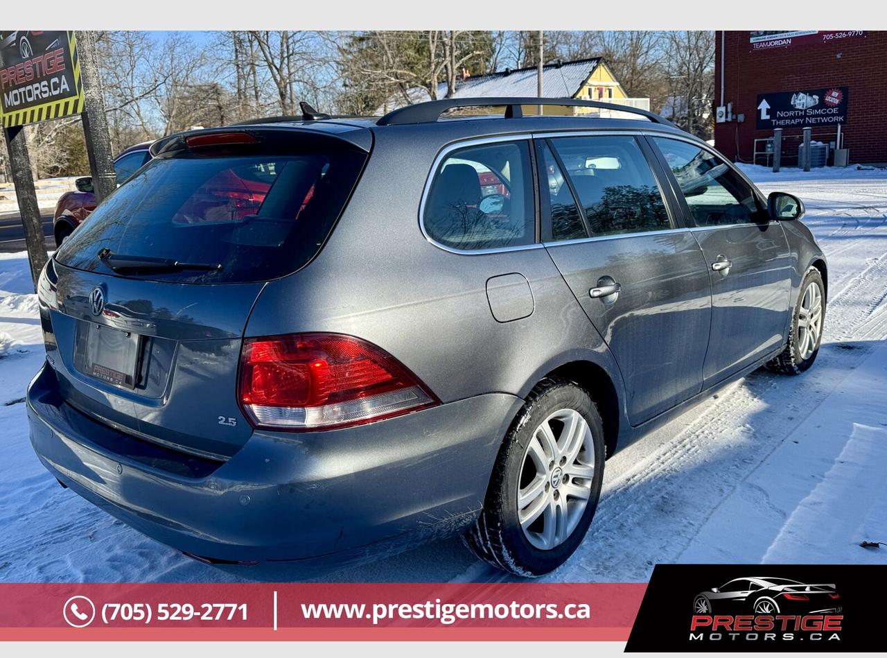 2010 Volkswagen Golf SportWagen Trendline Photo