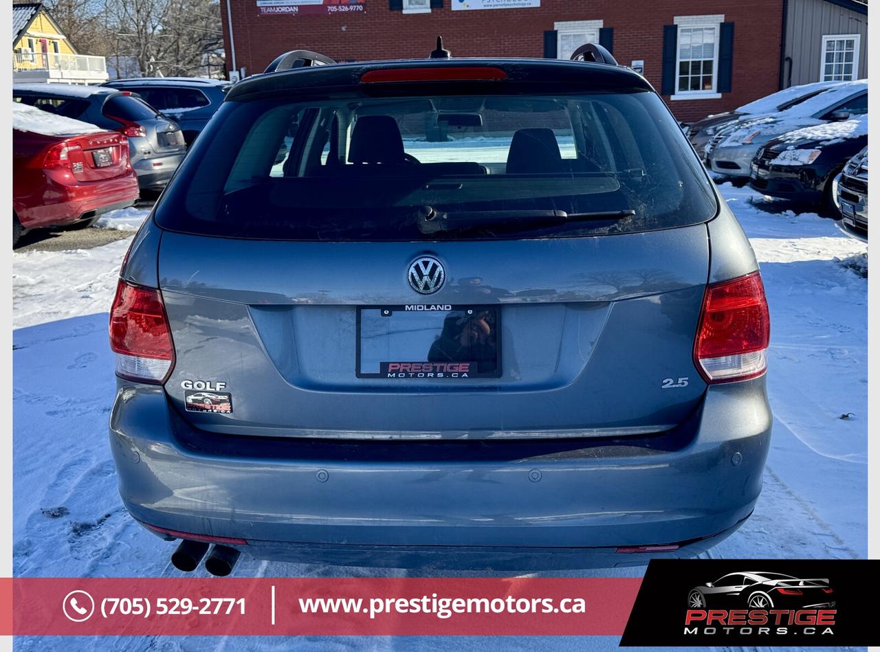 2010 Volkswagen Golf SportWagen Trendline Photo3