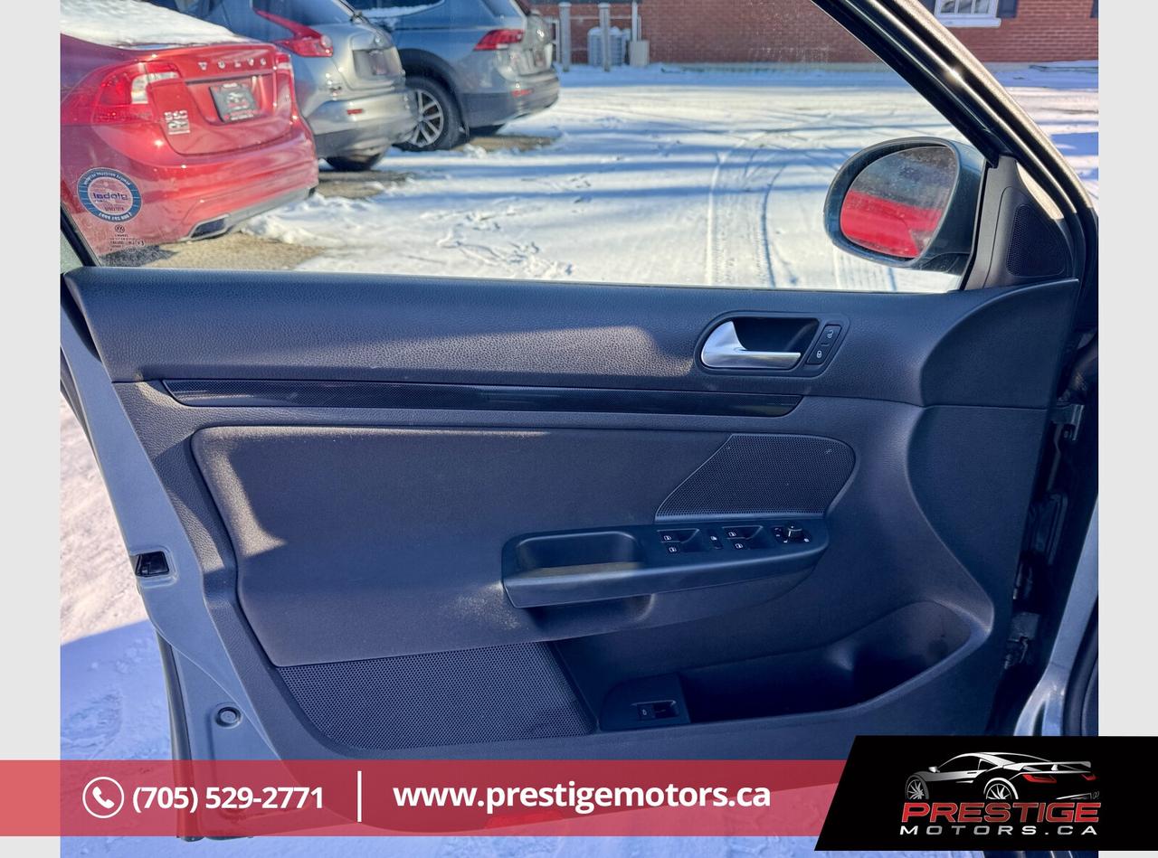 2010 Volkswagen Golf SportWagen Trendline Photo