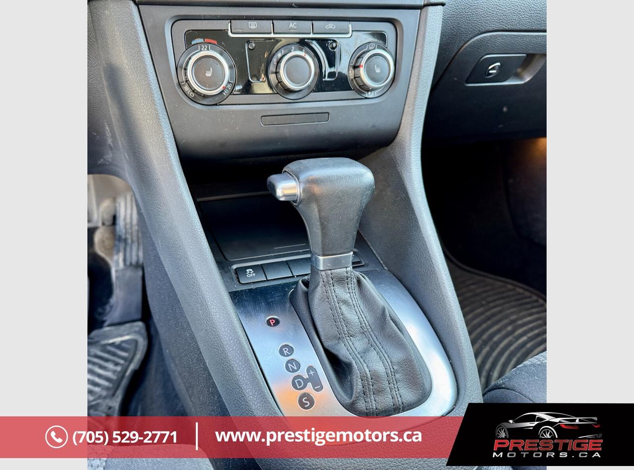 2010 Volkswagen Golf SportWagen Trendline Photo