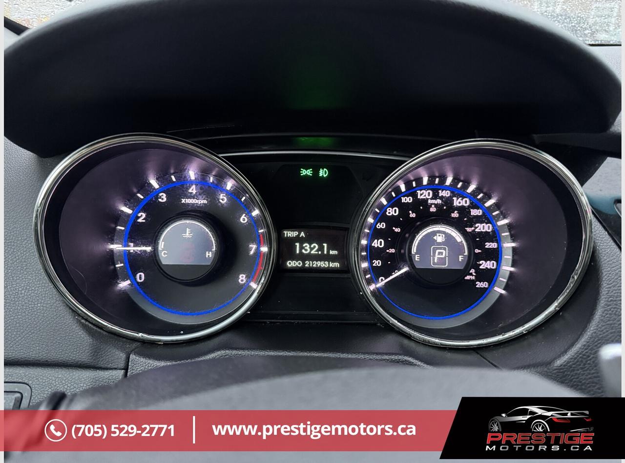 2011 Hyundai Sonata SE Photo