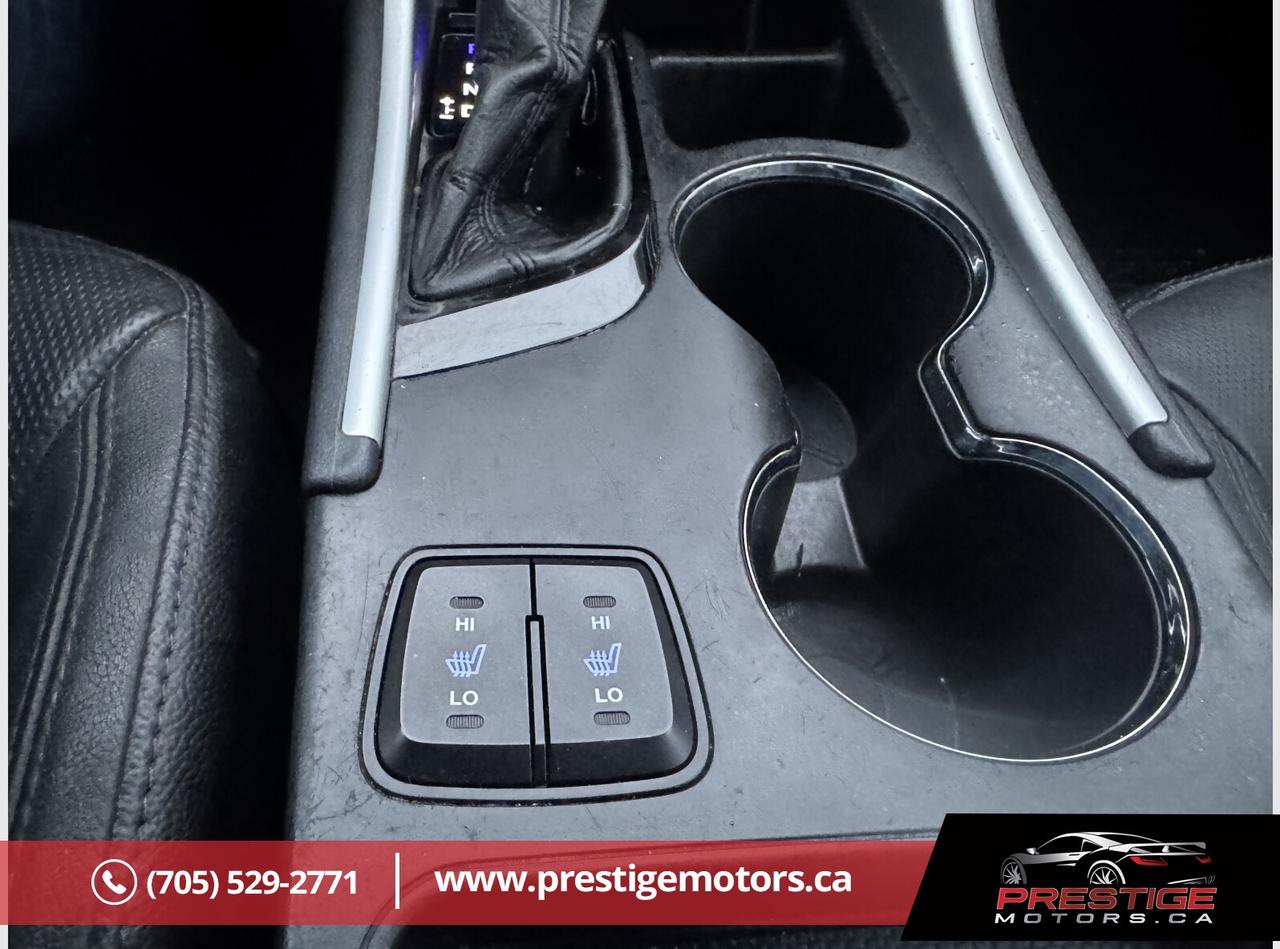 2011 Hyundai Sonata SE Photo