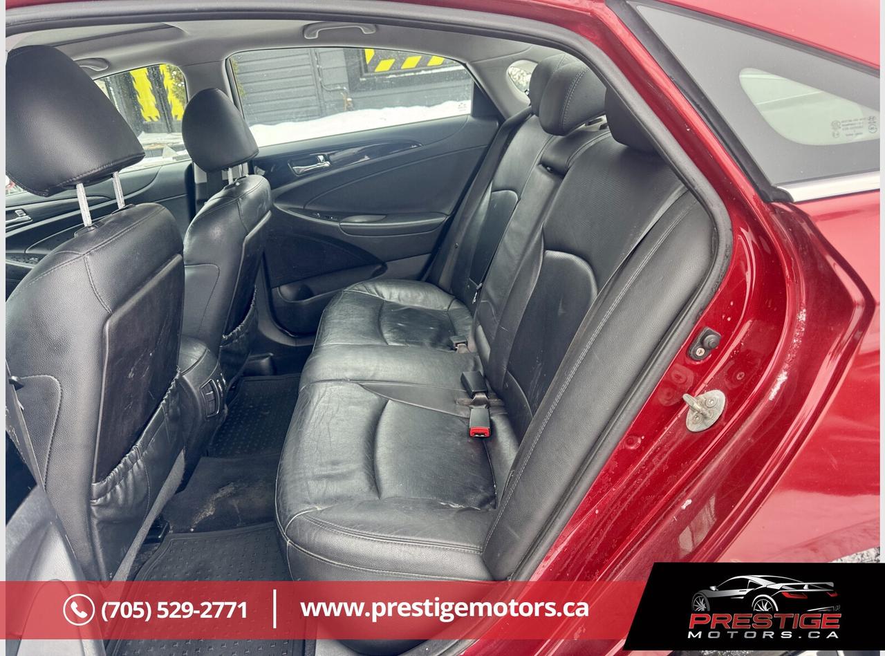 2011 Hyundai Sonata SE Photo