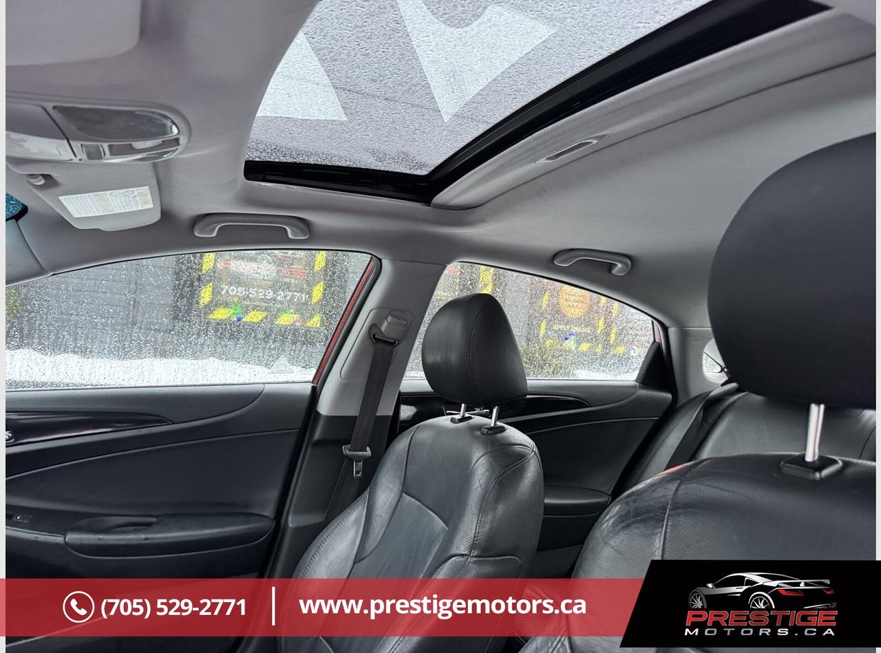 2011 Hyundai Sonata SE Photo