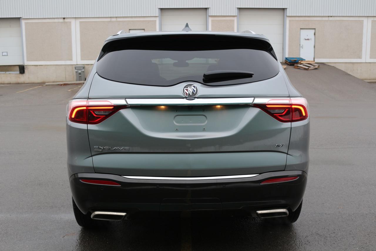 2024 Buick Enclave Essence Photo