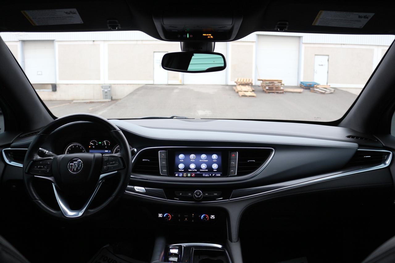 2024 Buick Enclave Essence Photo