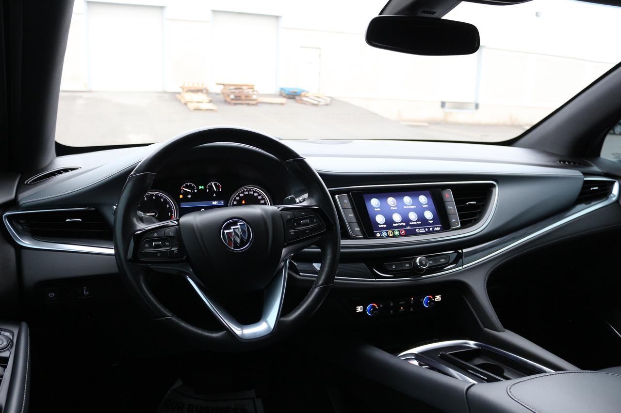 2024 Buick Enclave Essence Photo