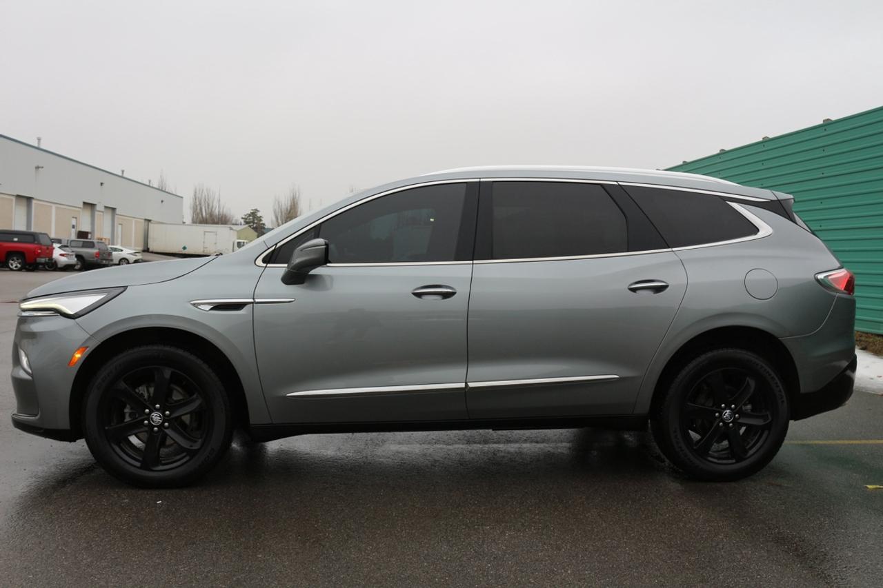 2024 Buick Enclave Essence Photo3