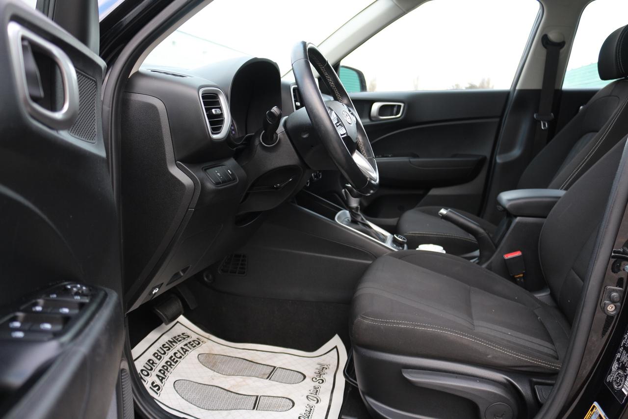 2022 Hyundai Venue SEL Photo