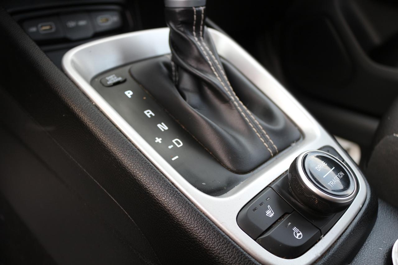 2022 Hyundai Venue SEL Photo