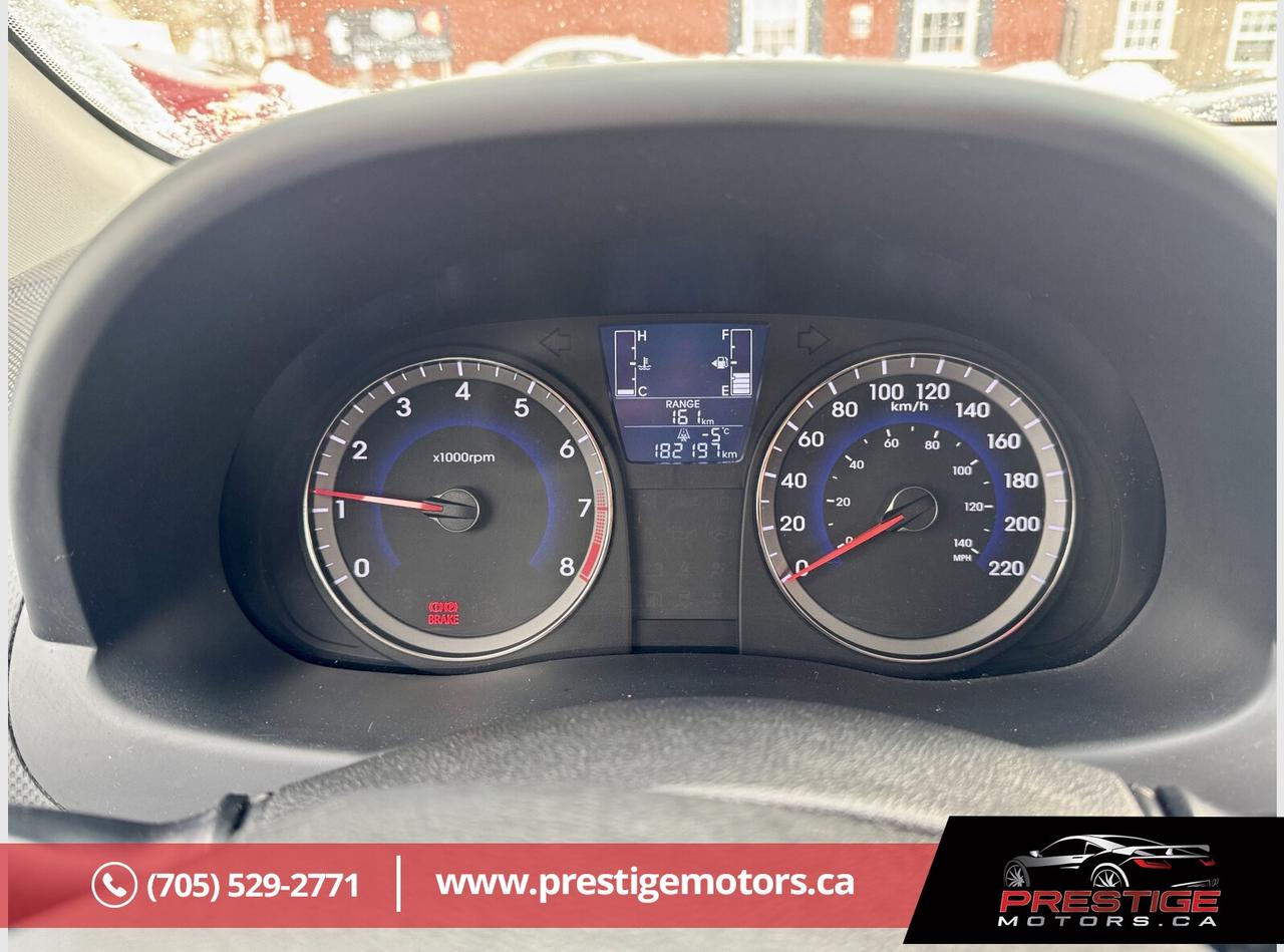 2016 Hyundai Accent SE Photo