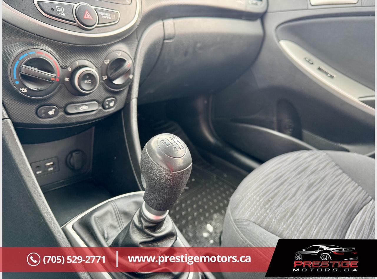 2016 Hyundai Accent SE Photo