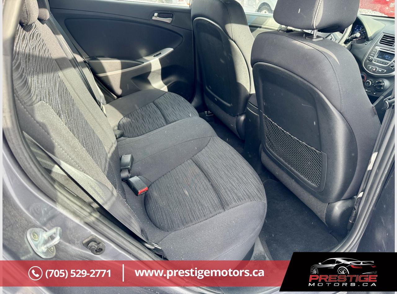 2016 Hyundai Accent SE Photo