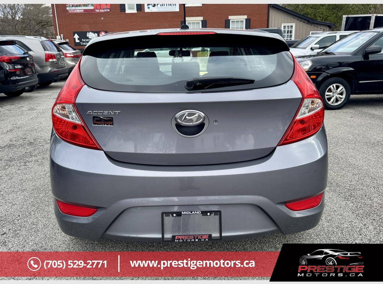 2016 Hyundai Accent SE Photo