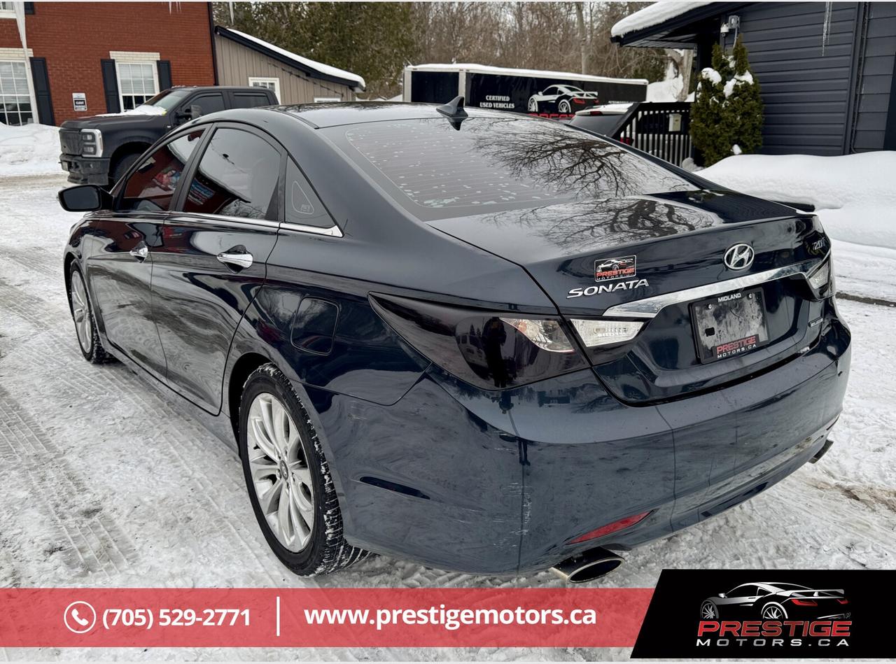 2011 Hyundai Sonata SE Photo2