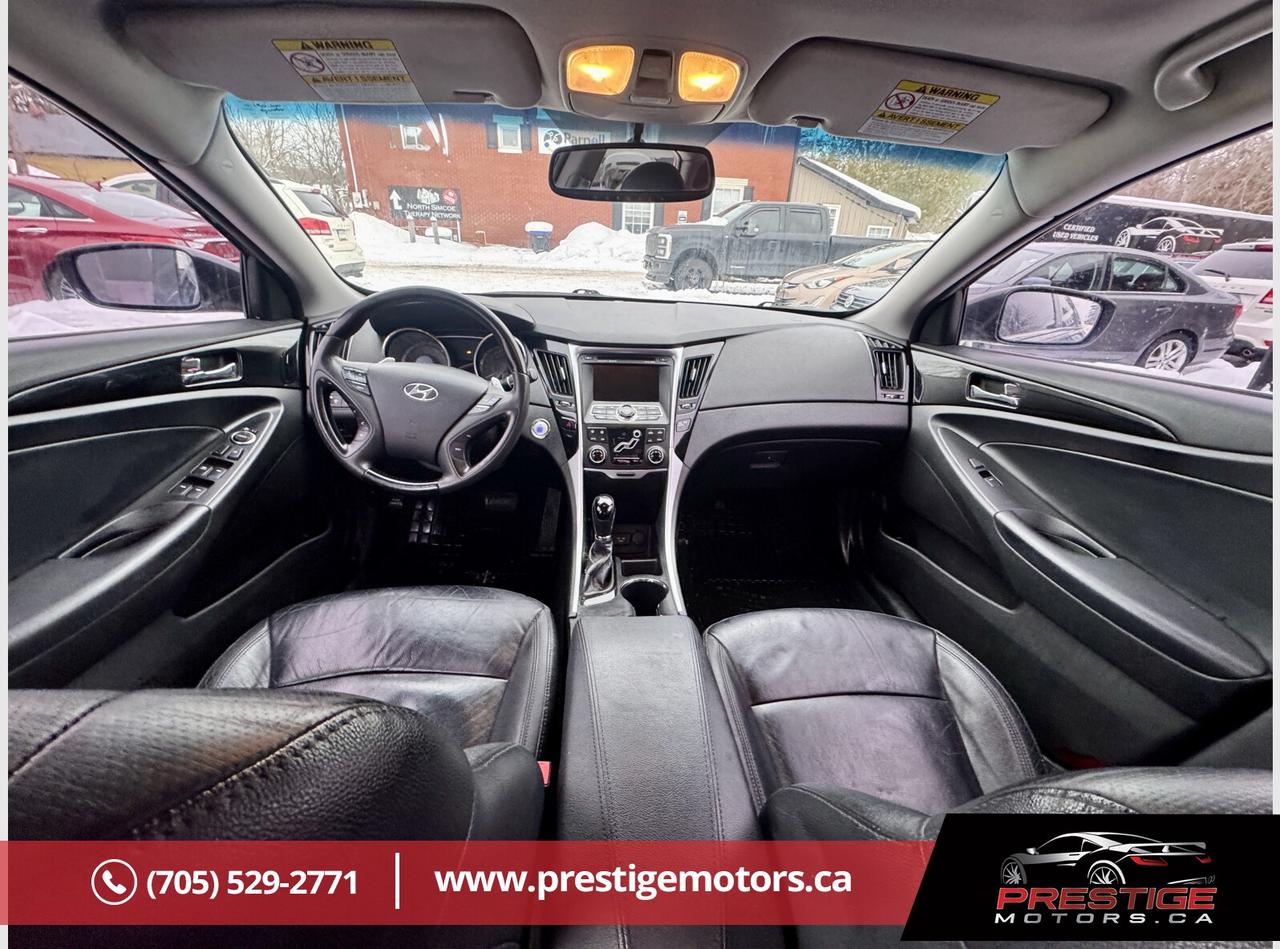 2011 Hyundai Sonata SE Photo