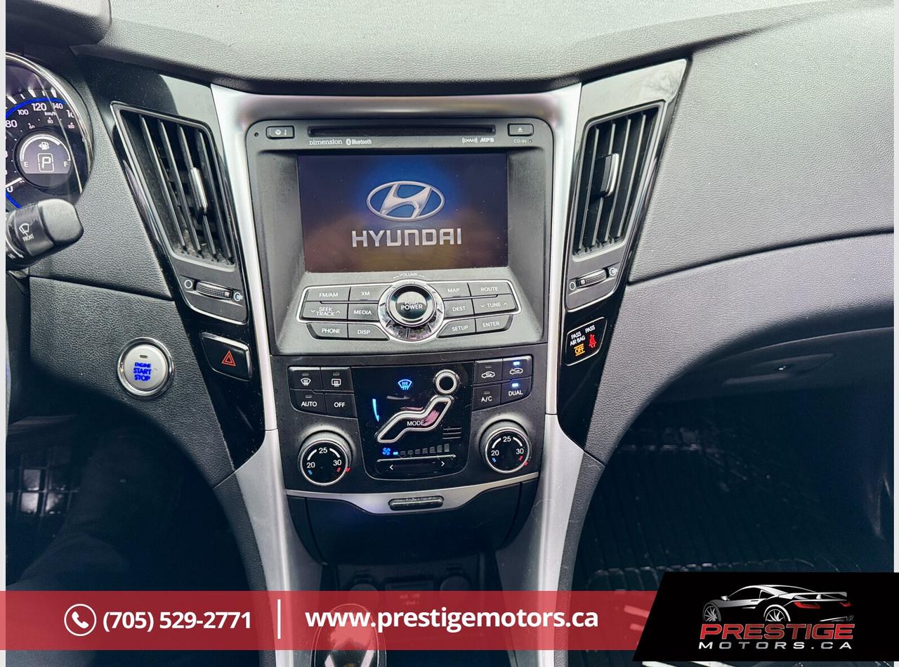 2011 Hyundai Sonata SE Photo